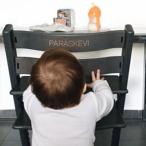 My little star really loves her new chair! 👼🏻😏✌🏻️#tripptrapp #stokke . . . . . . . #vforstyle #stokkebaby #stokkehome #moviestar #baby #bebis #barnstol #mumblogger #greekblogger #μωρο #αγαπη #ShareMyStokke