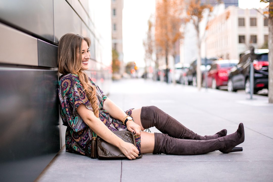 What to Wear to Friendsgiving - Walking in Memphis in High Heels