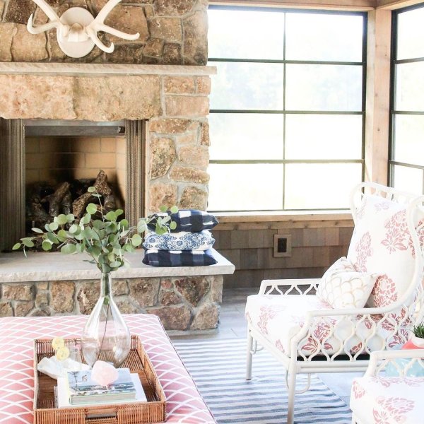 Back to reality... a little colder here in Minnesota but hoping the warm LA weather follows along. Such an amazing 4 days it has been! . . . . . . . #bhi #bhilivebeautifully #ggathome #smploves #smmakelifebeautiful #sodomino #mydomaine #sharemysquare # #beckiowensfeature #ckstyleaccordingly #theeverygirl #myoklstyle #flashesofdelight #abmathome #myhomecrush #showmeyourstyled #howwedwell #decorcrushing #myhomecrush #bhghome #everydayibt #currentdesignsituation #hometour #styleathome  #mndesigner #mninteriordesign #mplsdesigner #twincitiesbloggers #minnstagramers #stillwaterhouse