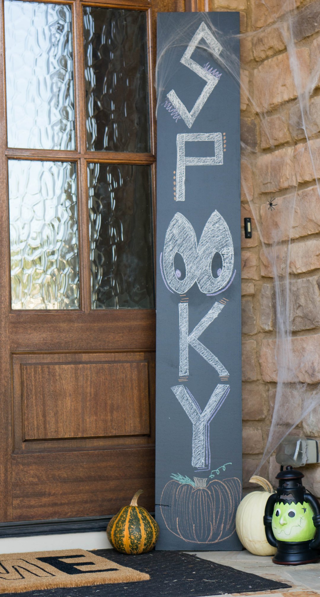 DIY Chalkboard Welcome Sign l