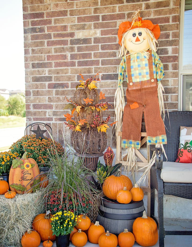 Fall Decor With Hay Bales, Pumpkins & Many More 