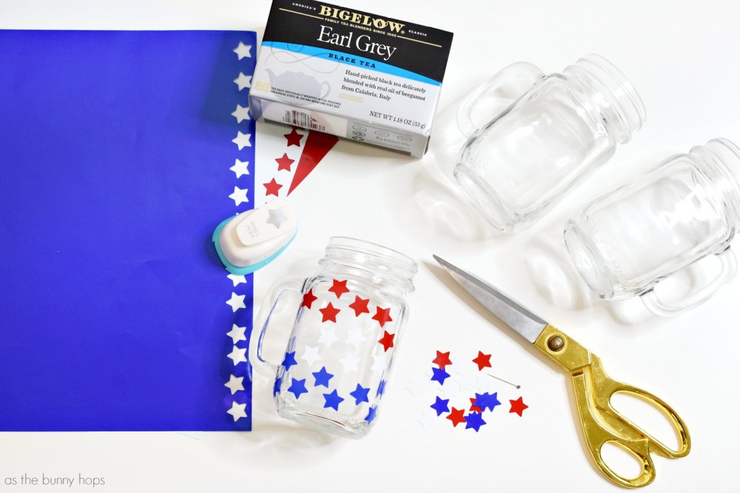 Make Patriotic Drink Glasses-Without A Digital Cutter! - As The Bunny Hops®