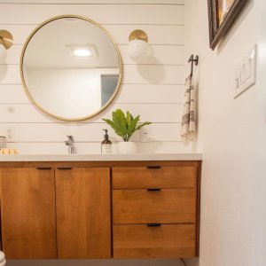 Staggered Glass Short Wall Sconce Single Individual
