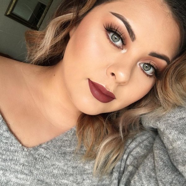 Chocolate Bar Eyeshadow Palette Too Faced