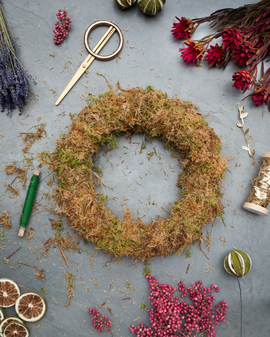 Diy Christmas Wreath With The Real Flower Company Anthropologie Blog