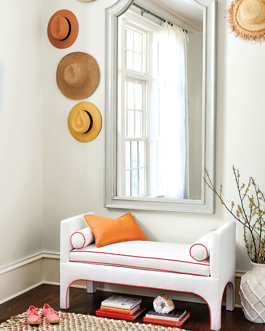 10 Charming Entryway Furniture Ideas