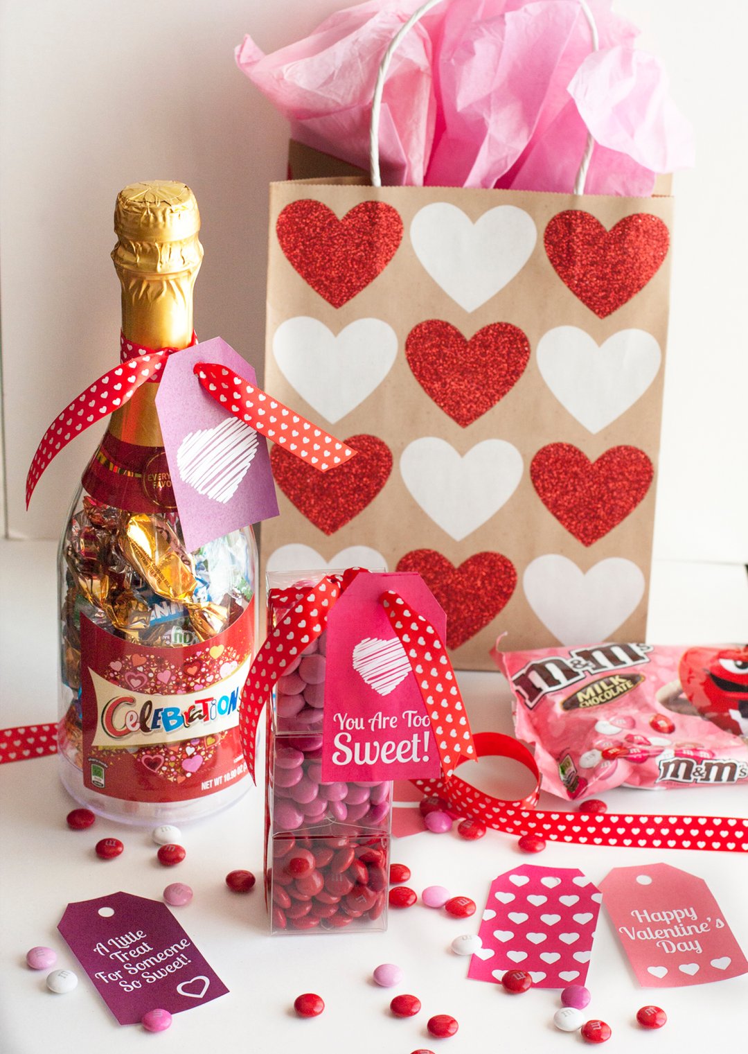 Valentine's Day Wrapping Paper and Gift Tags (Free!) - DIY Candy