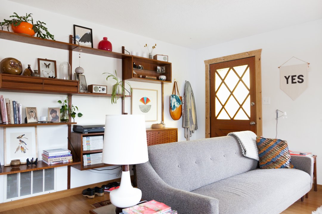 Cozy mid century modern deals living room