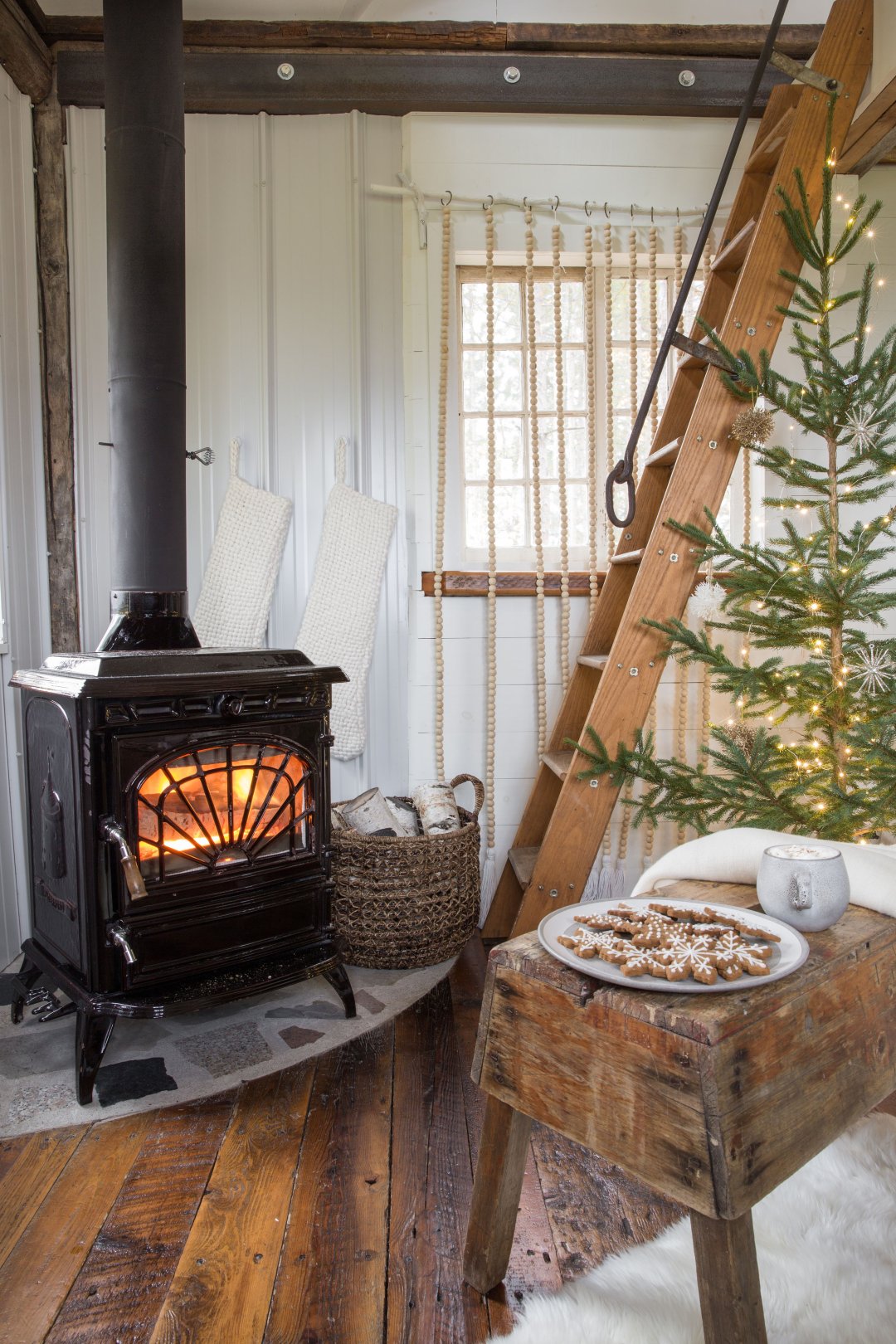 10 Cozy Holiday Decorating Ideas for Small Spaces Crate