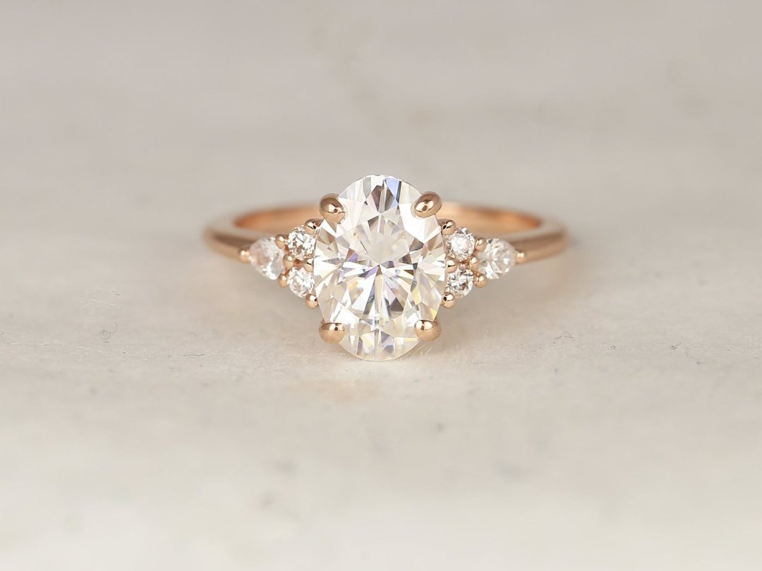 Product Guide: Oval Engagement Rings | Love & Promise Blog