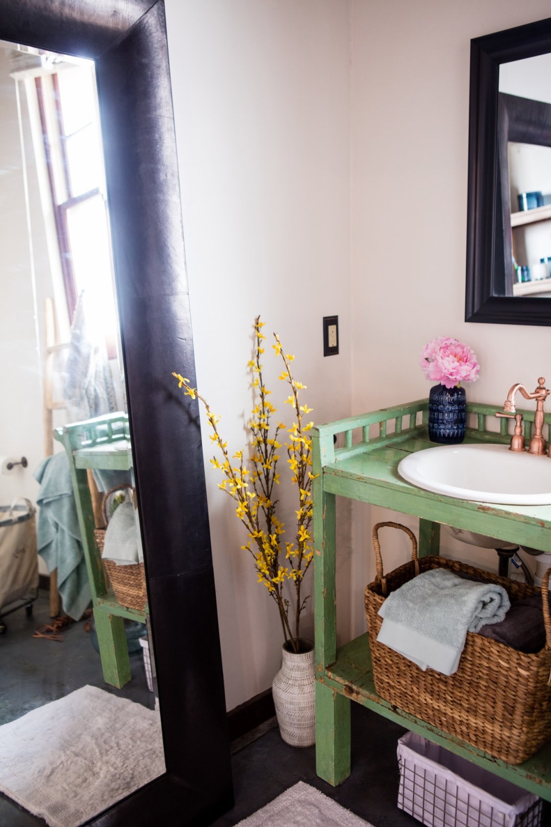 Simple Bathroom Decorating Ideas | Crate and Barrel Blog