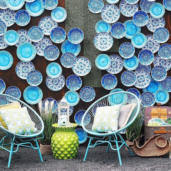 Had such a blast hanging out at the #Pier1BlockParty after speaking on a branding panel at Create & Cultivate this morning! 🙌🏻💙 Big time crushing on this wall of beautiful @Pier1 blue plates and bowls - it couldn't be more #MakeYouSmileStyle! 💎 Plus, my outfit matches it - check it out in my story! Love! ✨ #ad #Pier1Love