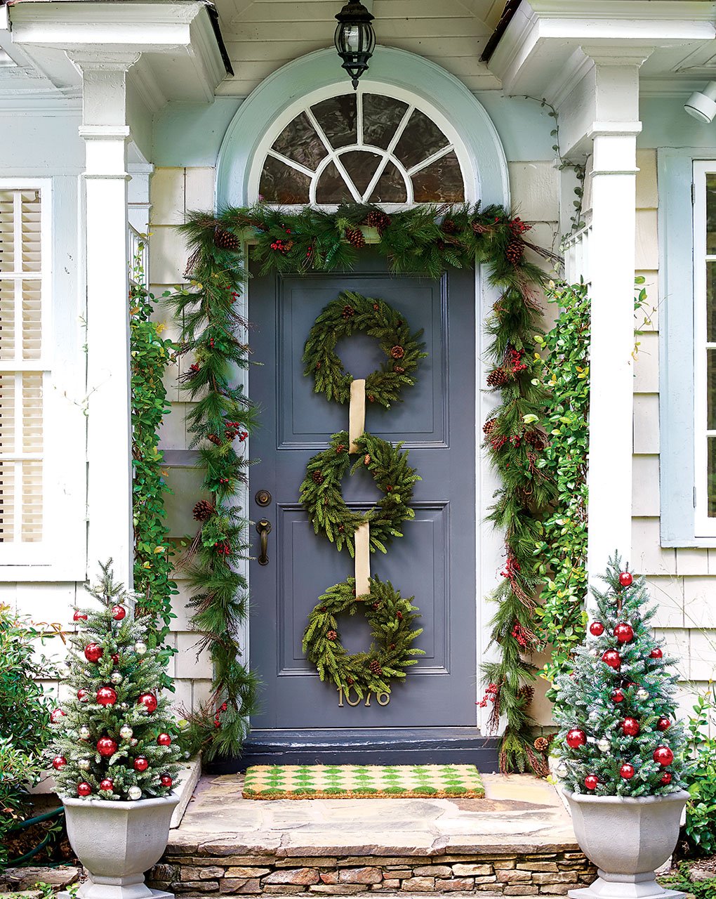 10 Festive, Holiday Front Doors to Inspire - How to Decorate