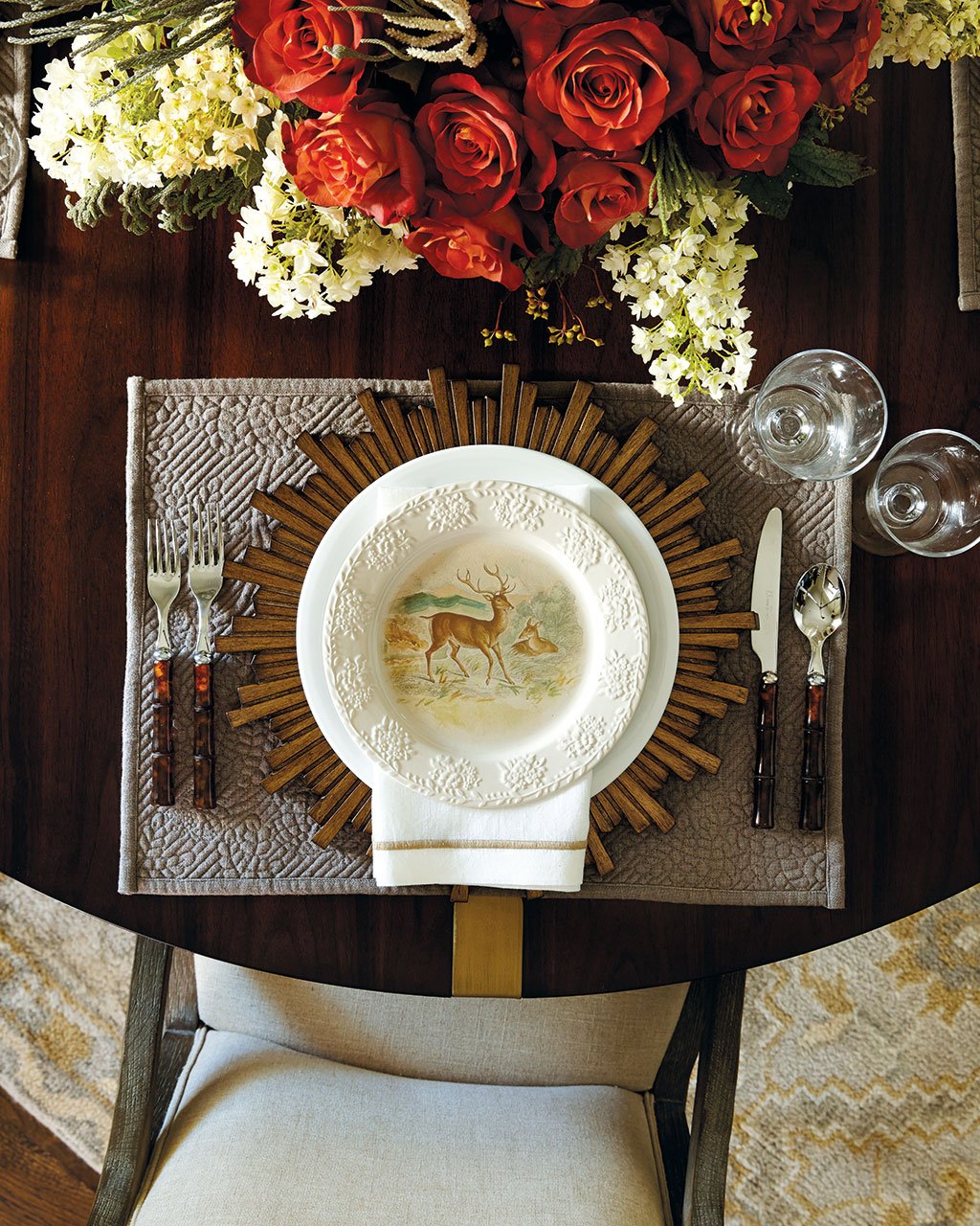 An Elegant, Thanksgiving Table to Gather 'Round - How to Decorate