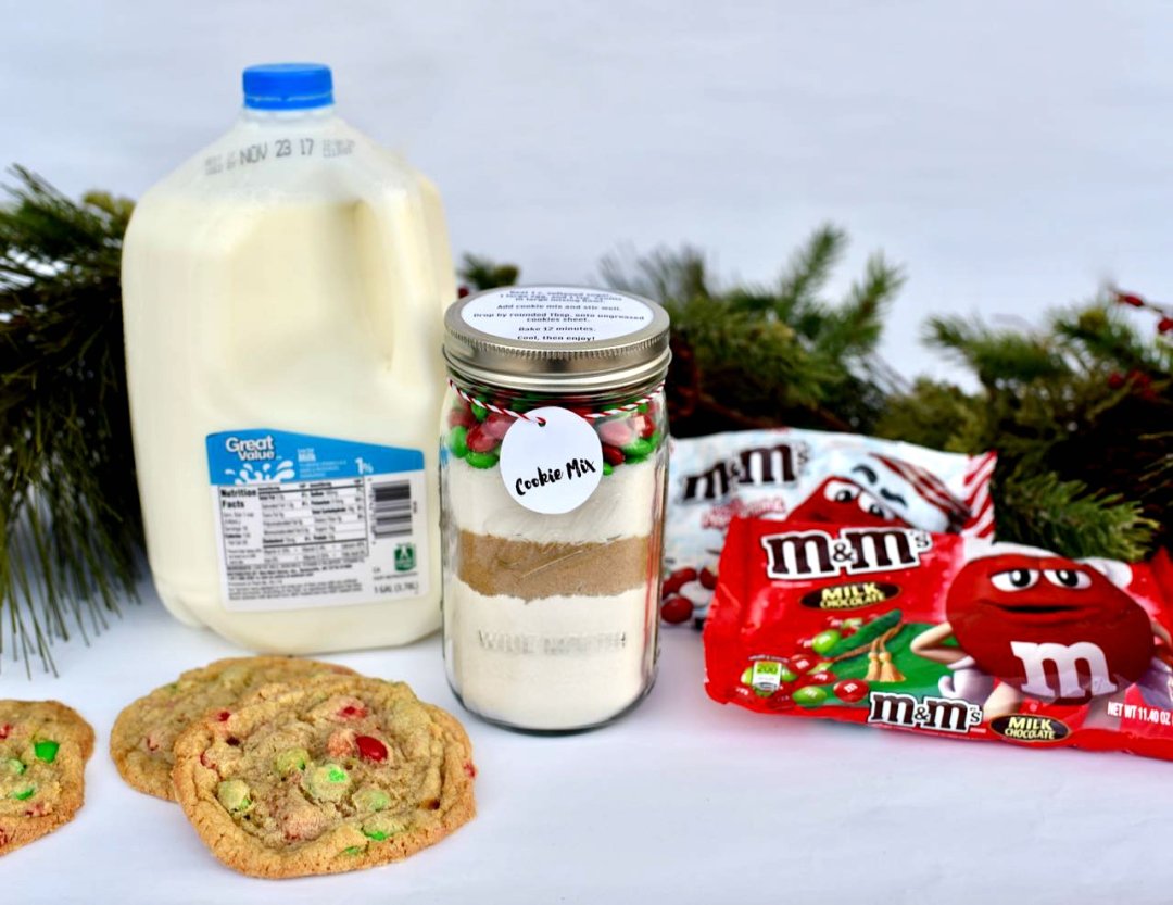 M&M Cookie Mix in a Jar—Easy Christmas Food Gift