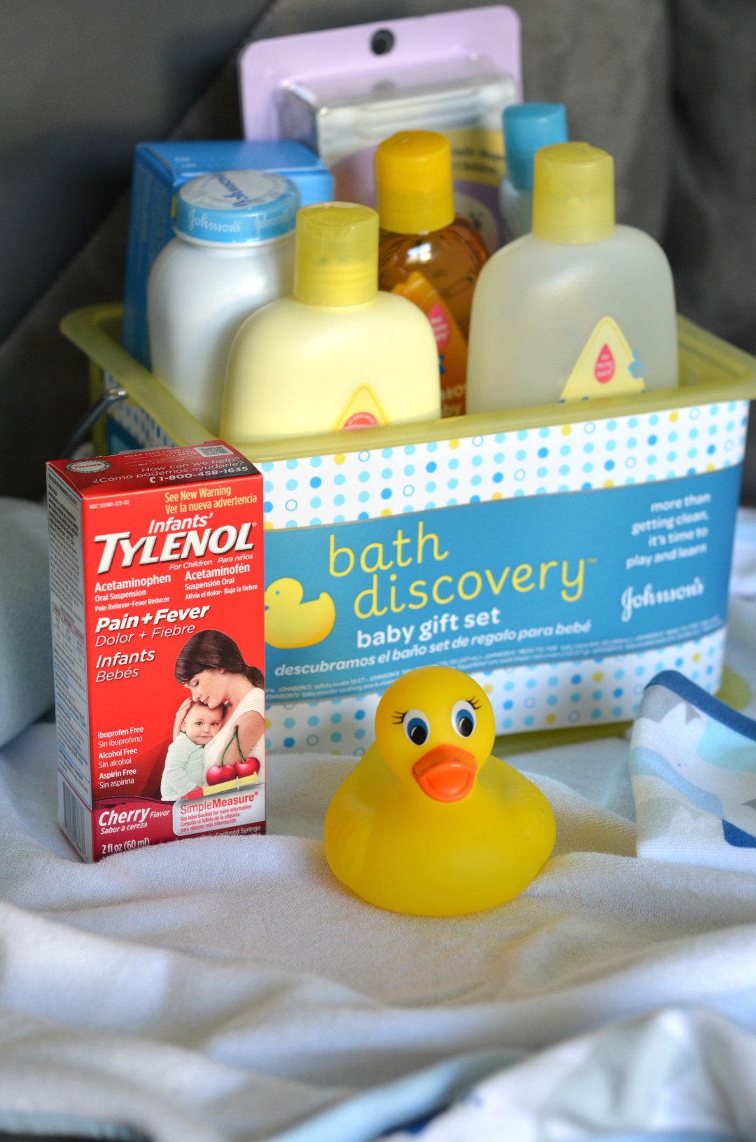 Johnson's Bath Discovery Baby Gift Set, Baby Bath Essentials For