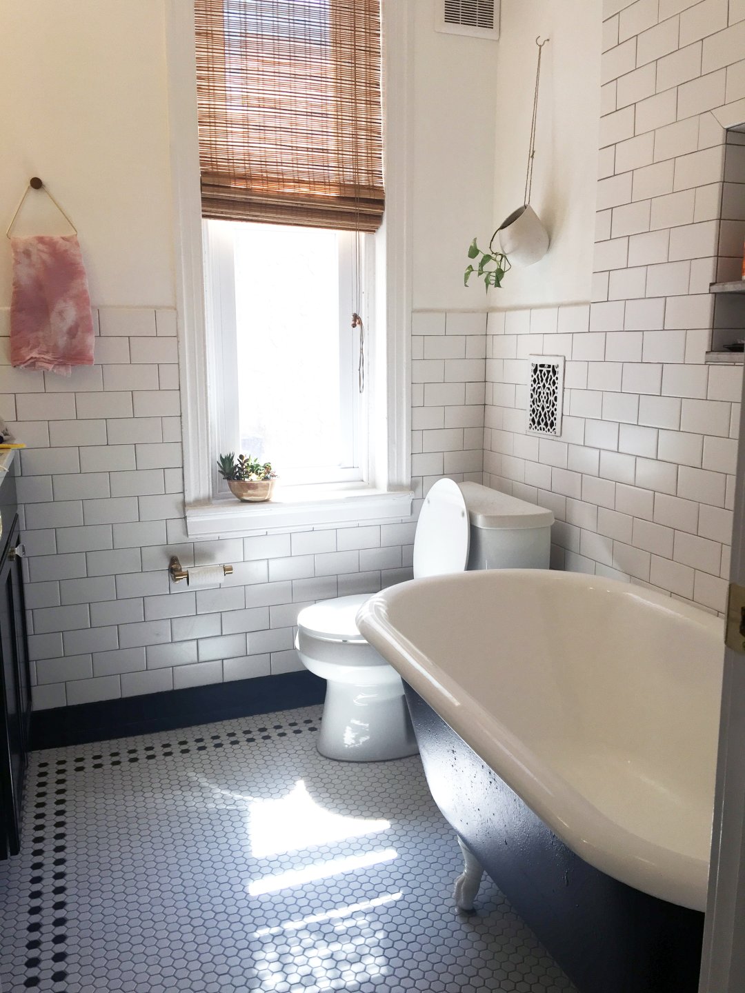 $20K Vintage Bathroom Remodel: Budget, Sources + More | Apartment Therapy