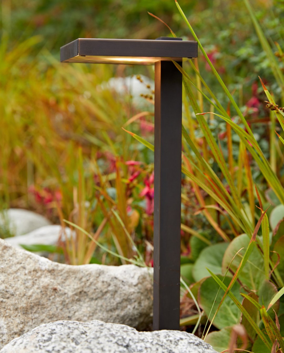 How to Choose Outdoor Path Lighting