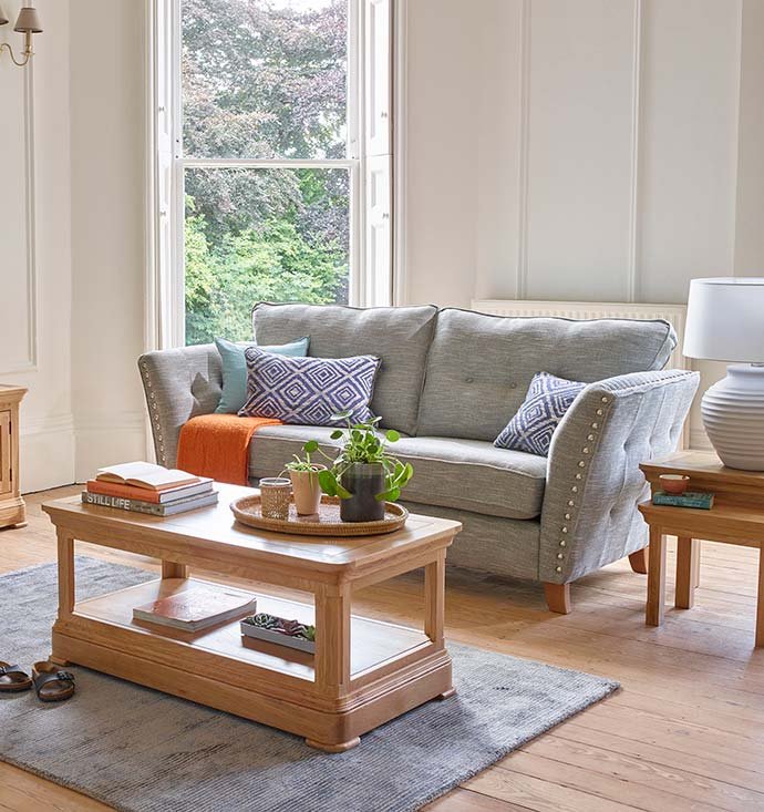 What’s the Difference Between a Sofa and a Loveseat?