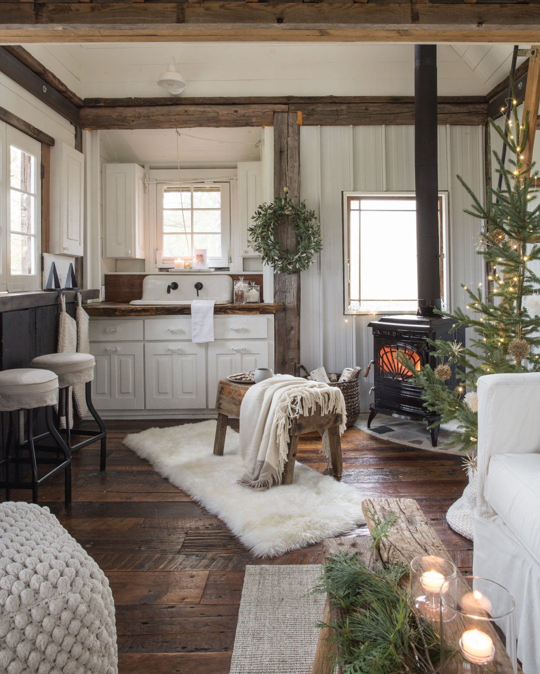 10 Cozy Holiday Decorating Ideas for Small Spaces - Crate and Barrel Blog