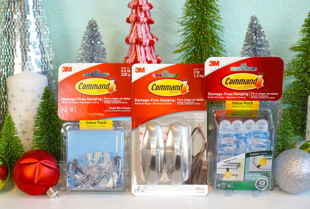 damage free stocking hanging hooks in package