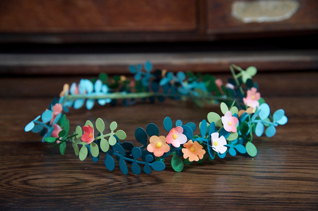 Trendy Flower and Leaf Garland Headband Tutorial