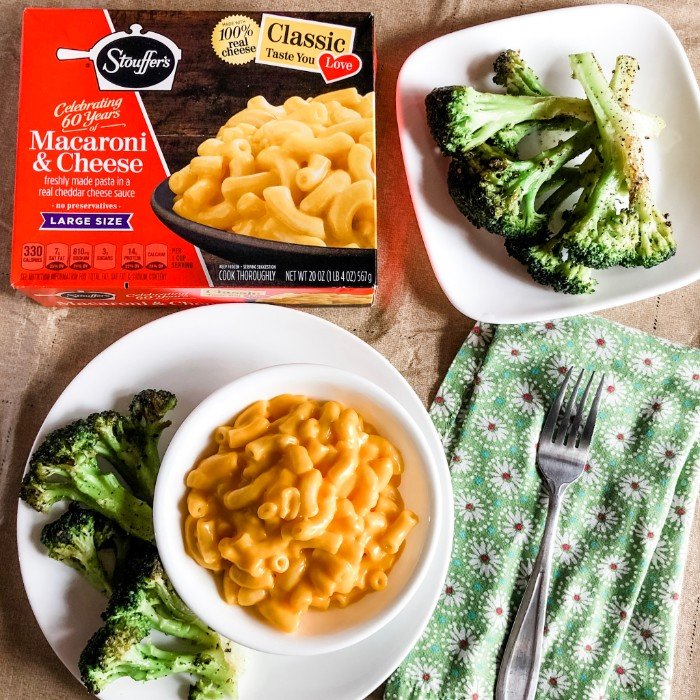 foods-to-pair-with-mac-and-cheese-for-a-complete-meatless-meal