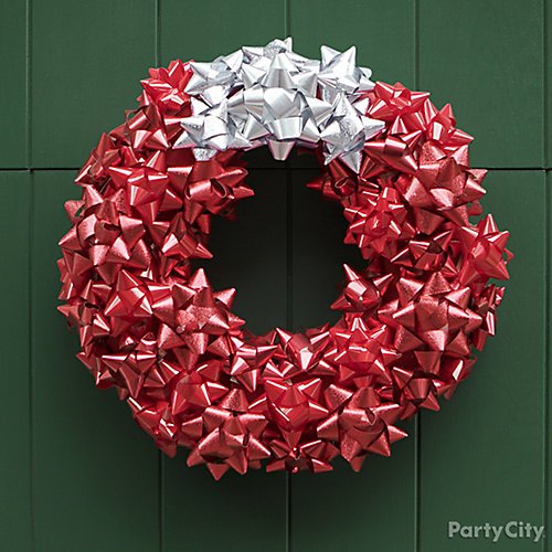 13 Fun &amp; Unique DIY Christmas Wreath Ideas | Party City