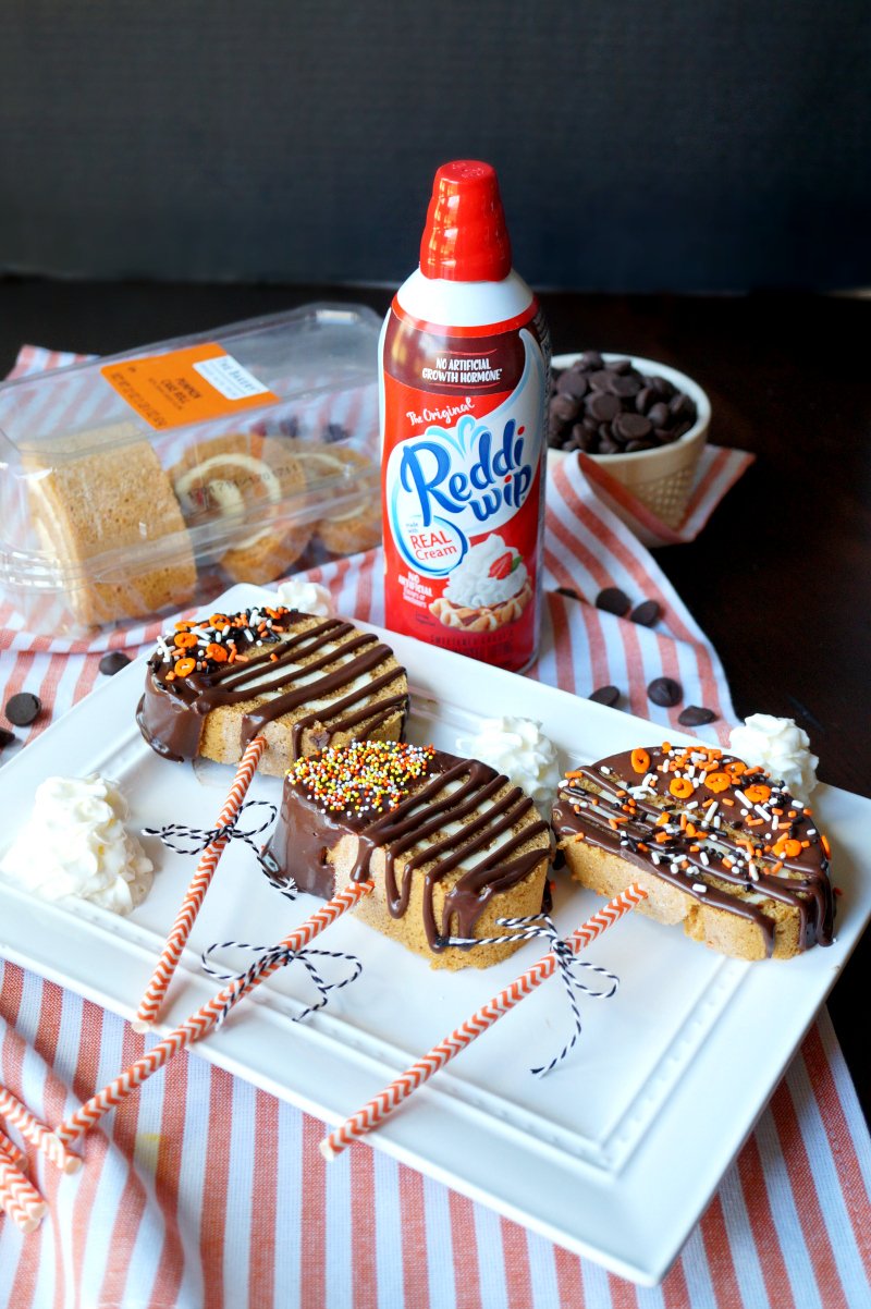 Pumpkin Roll with Toffee Filling