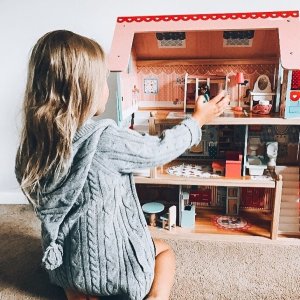 Chelsea Doll Cottage