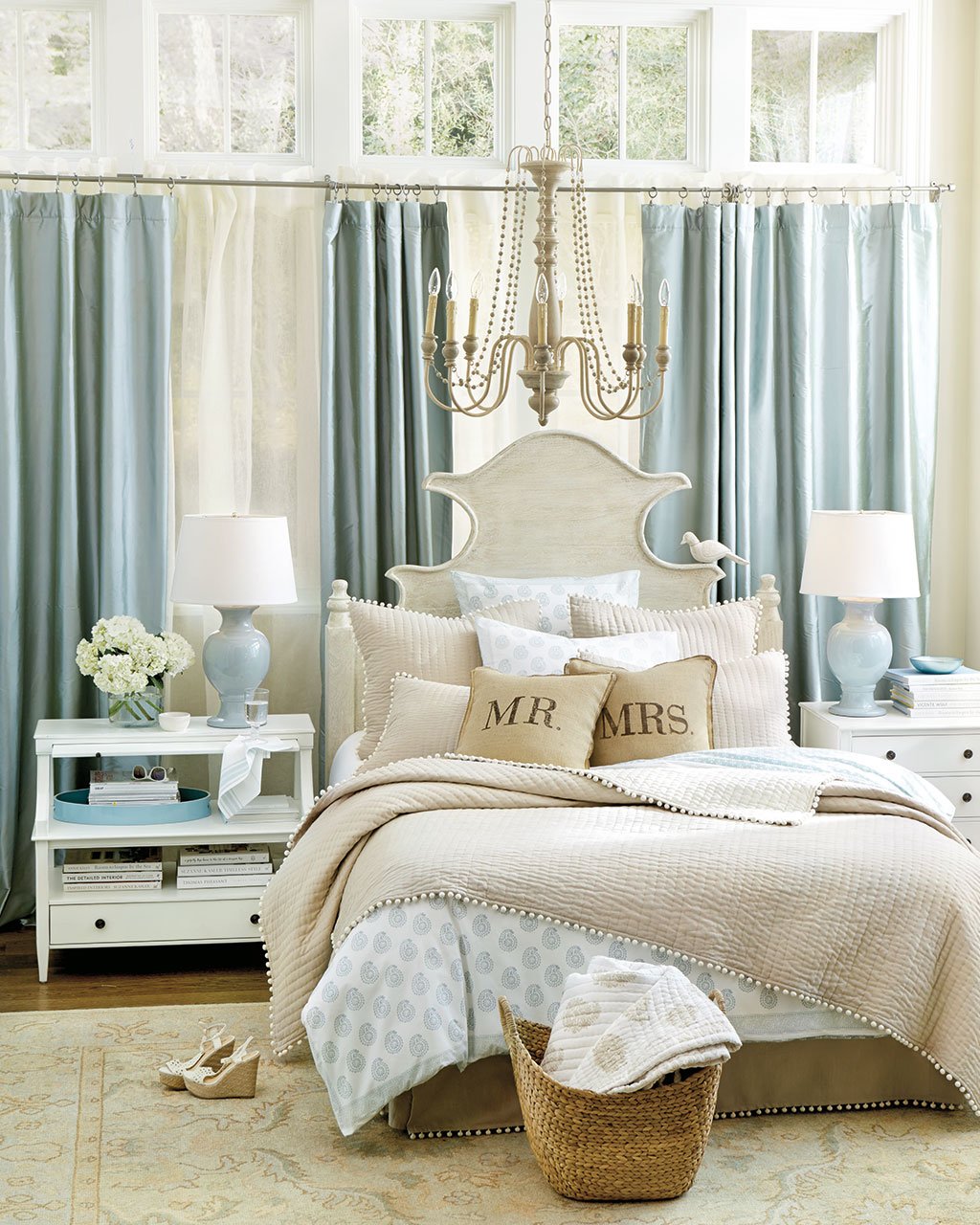 10 Ways To Place Your Bed In Front Of A Window How To Decorate