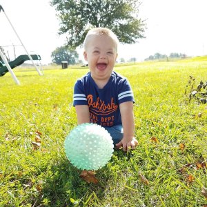 If you're not having this much fun when you throw a ball, then you're probably doing it wrong!  #theluckyfew #nothingdownaboutit #t21rocksss #oshkosh #oshkoshkids